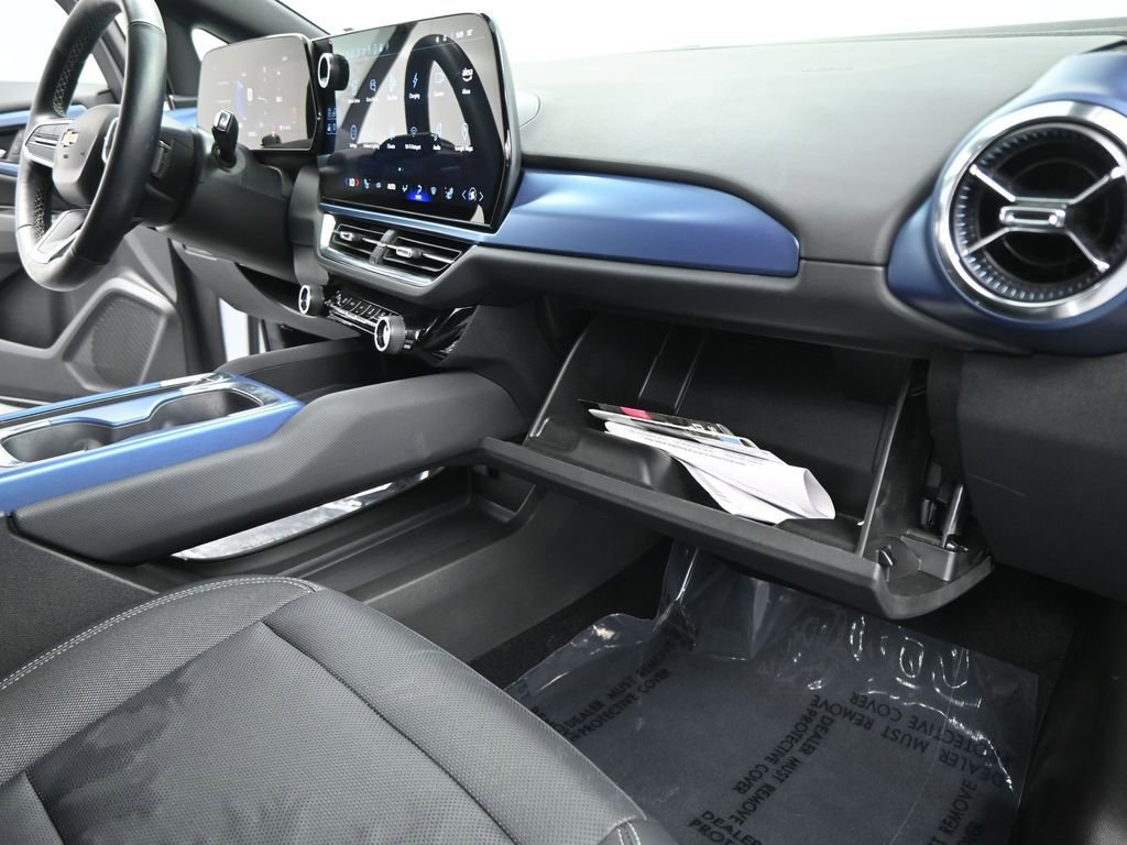 Used 2025 Chevrolet Equinox EV LT w/ Convenience Package image 30