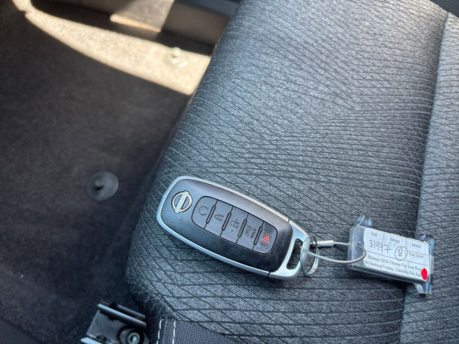 Used 2025 Nissan Rogue SV AWD/4WD image 21