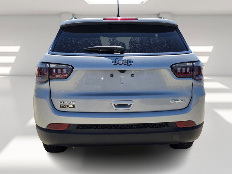 Certified 2025 Jeep Compass Latitude AWD/4WD image 4
