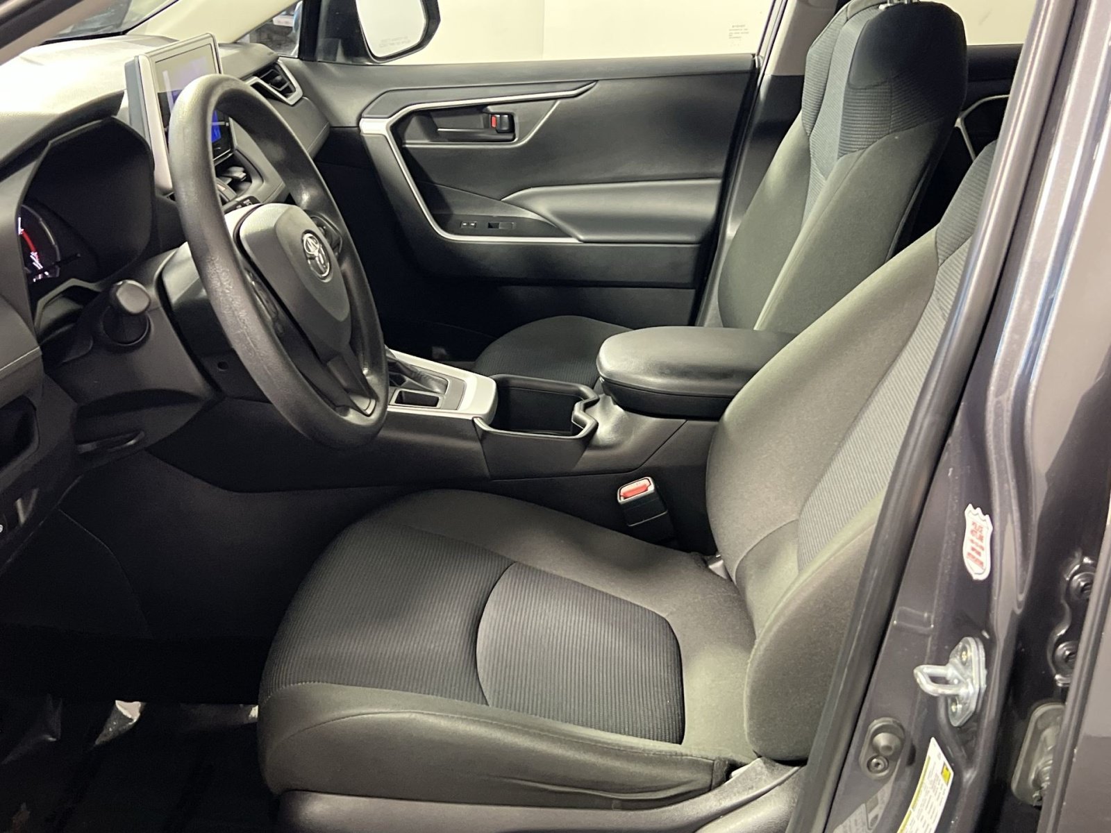 Used 2025 Toyota RAV4 LE AWD/4WD image 13