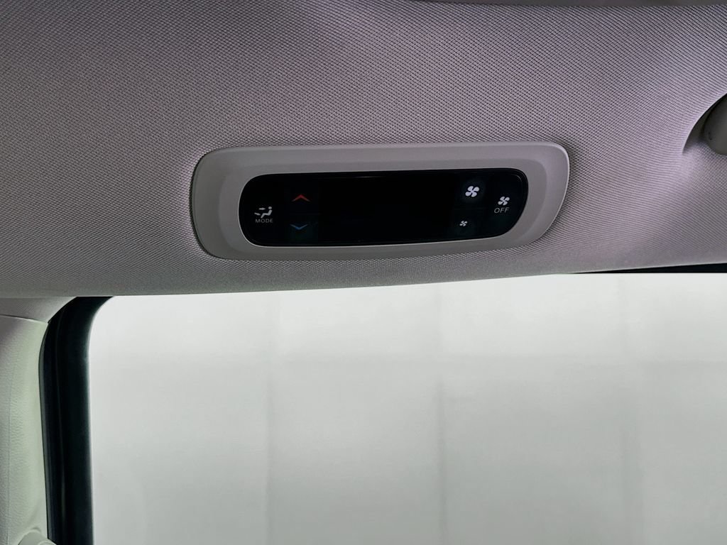 Certified 2023 Chrysler Voyager LX FWD image 34