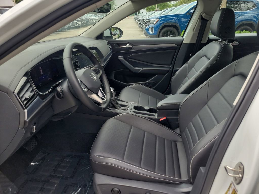 Certified 2023 Volkswagen Jetta SE FWD image 14