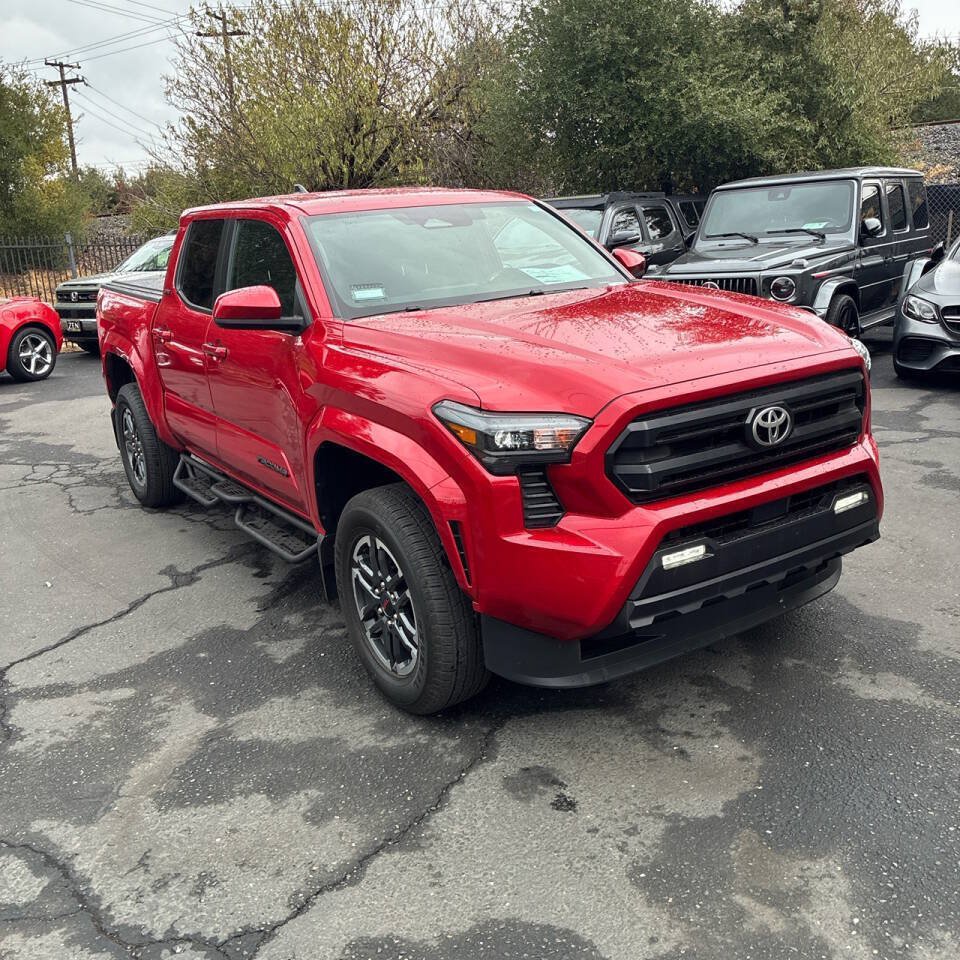 Used 2025 Toyota Tacoma SR5 RWD image 3