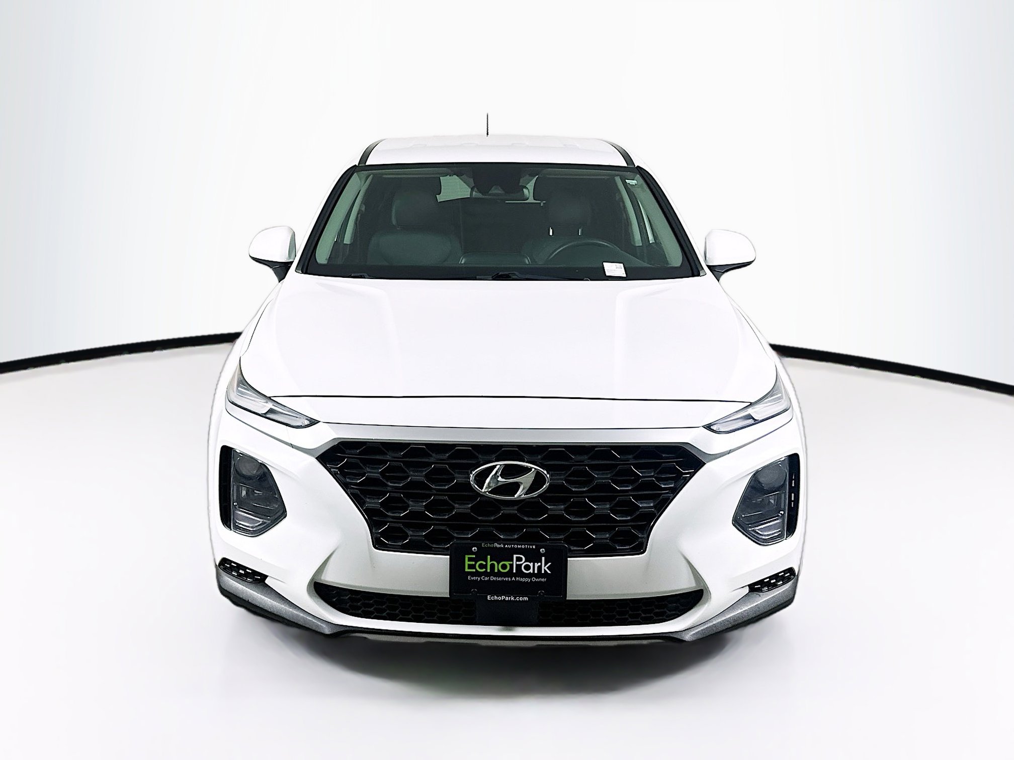 Used 2019 Hyundai Santa Fe SE FWD image 2