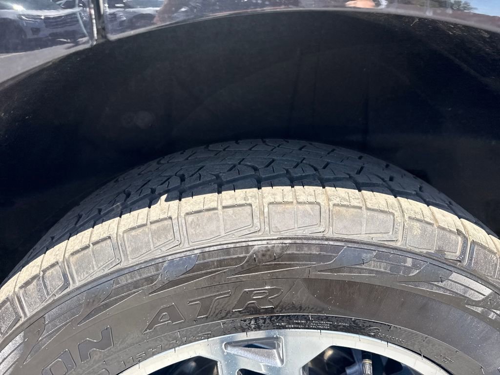 Used 2025 Ford Expedition Active AWD/4WD image 31