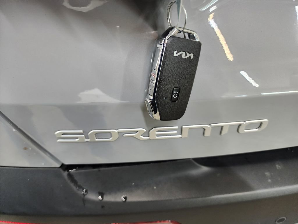 Used 2023 Kia Sorento S w/ Panoramic Sunroof Package AWD/4WD image 45