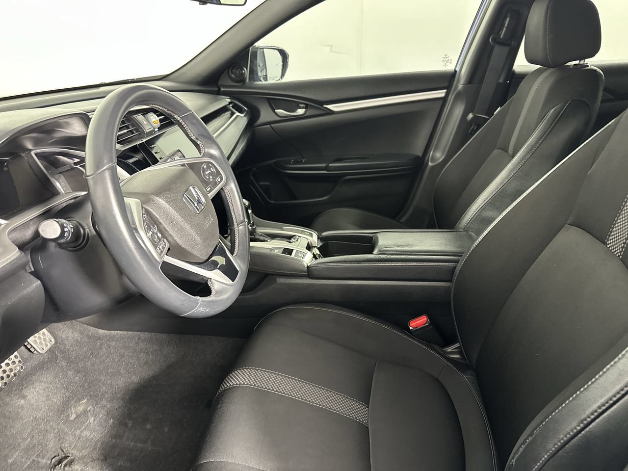Used 2020 Honda Civic Sport image 2