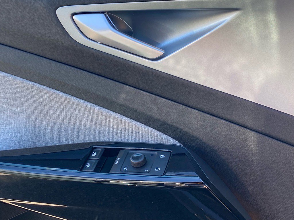 Certified 2024 Volkswagen ID.4 2WD image 15