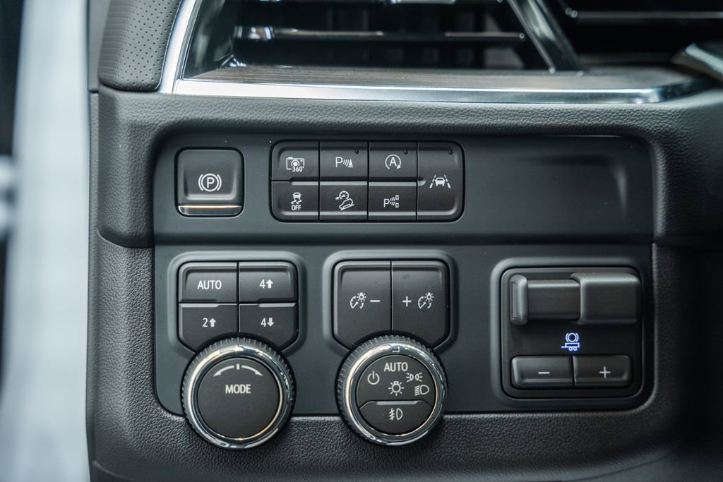New 2026 Chevrolet Suburban Premier w/ Sun And Tow Package AWD/4WD image 45