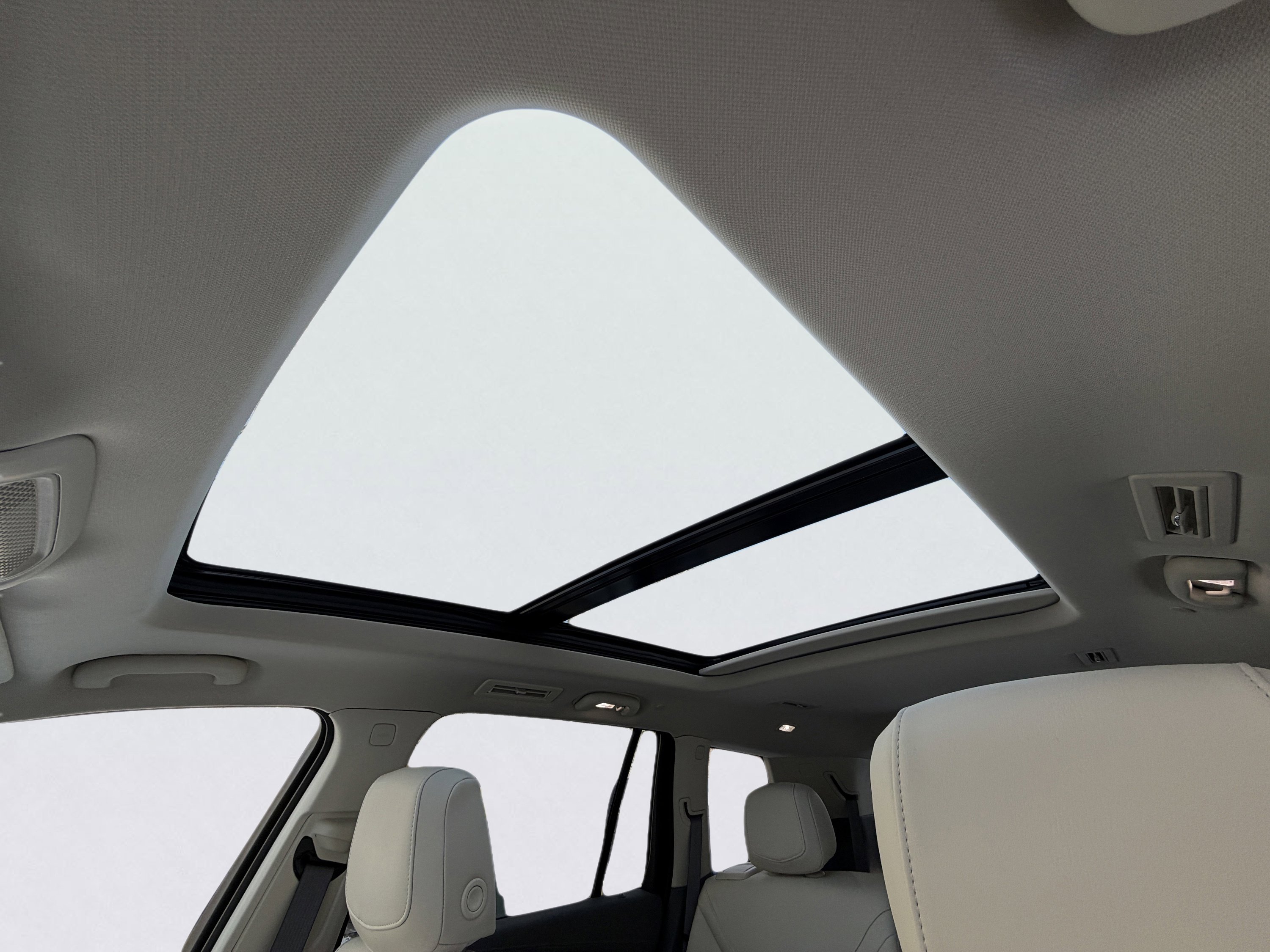 Certified 2025 Cadillac XT6 Premium Luxury w/ LPO, Floor Liner Package image 5