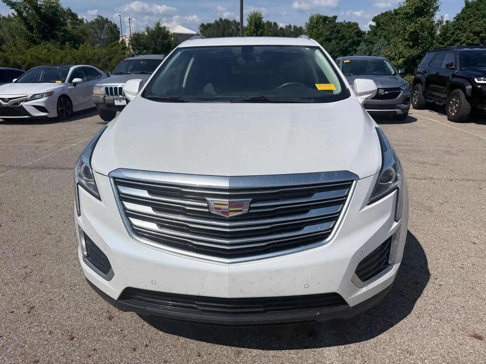 Used 2017 Cadillac XT5 Luxury FWD image 2