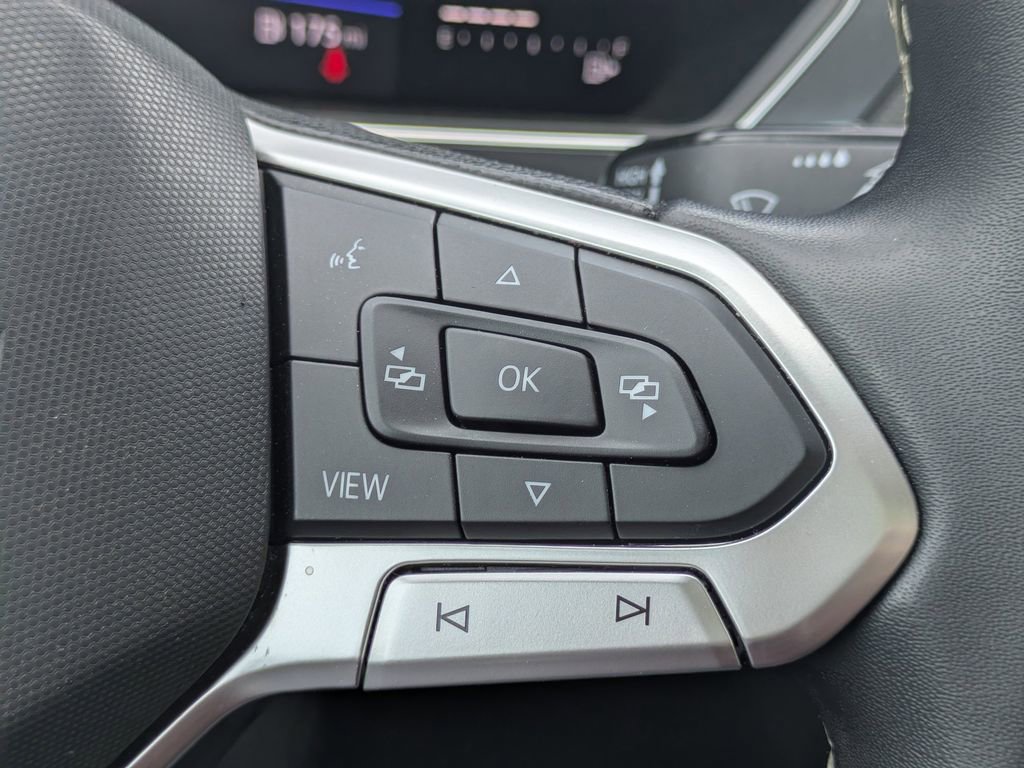 Certified 2022 Volkswagen Tiguan SE image 26