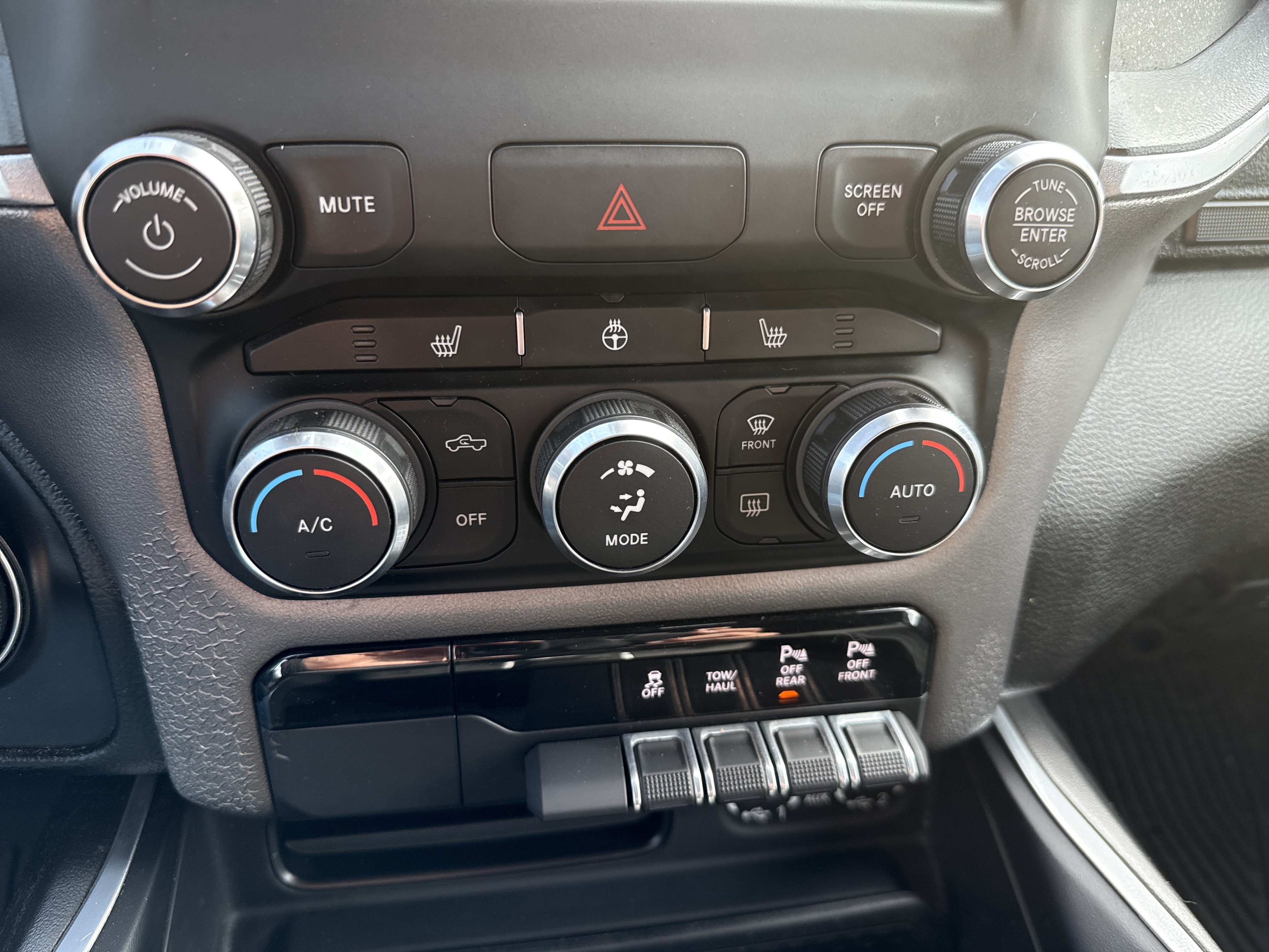 Used 2021 RAM 1500 Big Horn AWD/4WD image 25