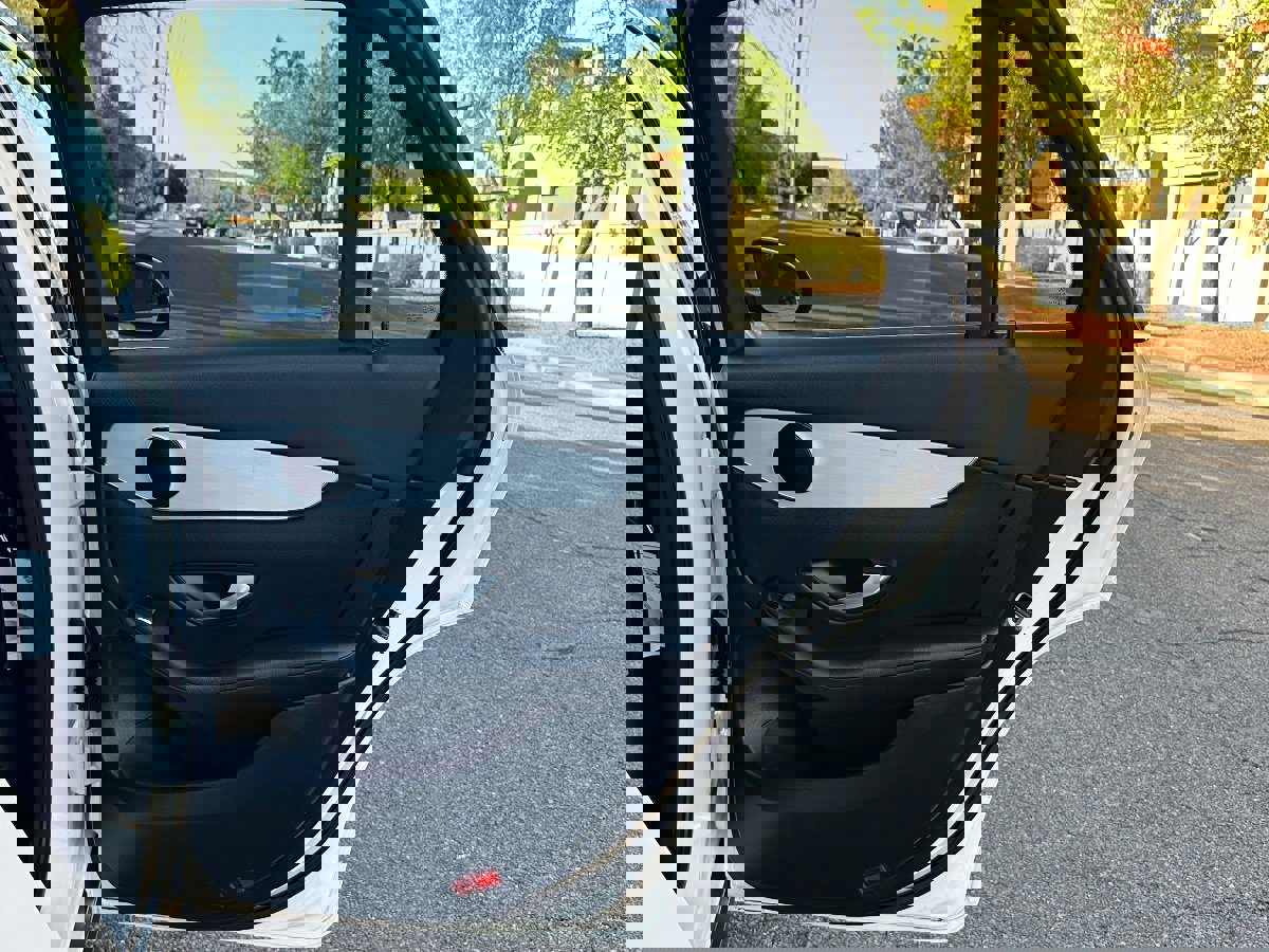 Used 2021 Mercedes-Benz GLC 300 image 40