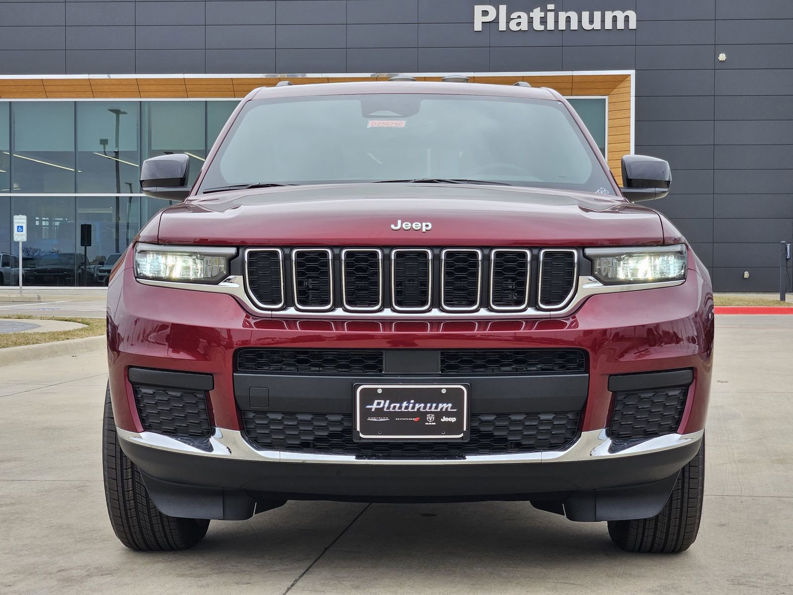New 2025 Jeep Grand Cherokee L Laredo image 6
