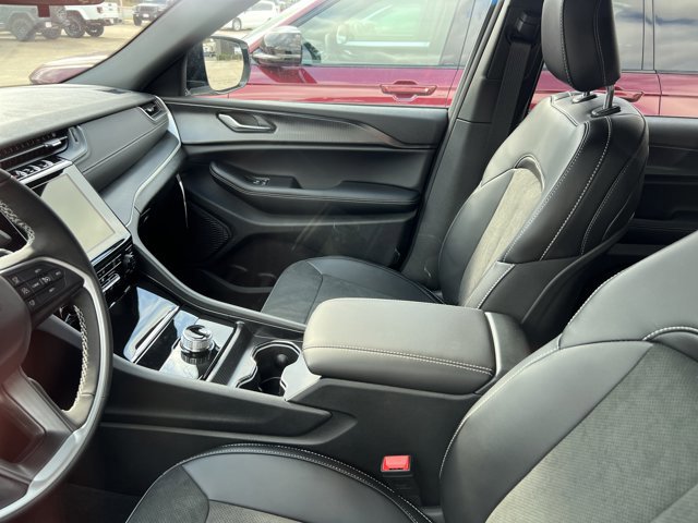 New 2025 Jeep Grand Cherokee L Altitude image 5