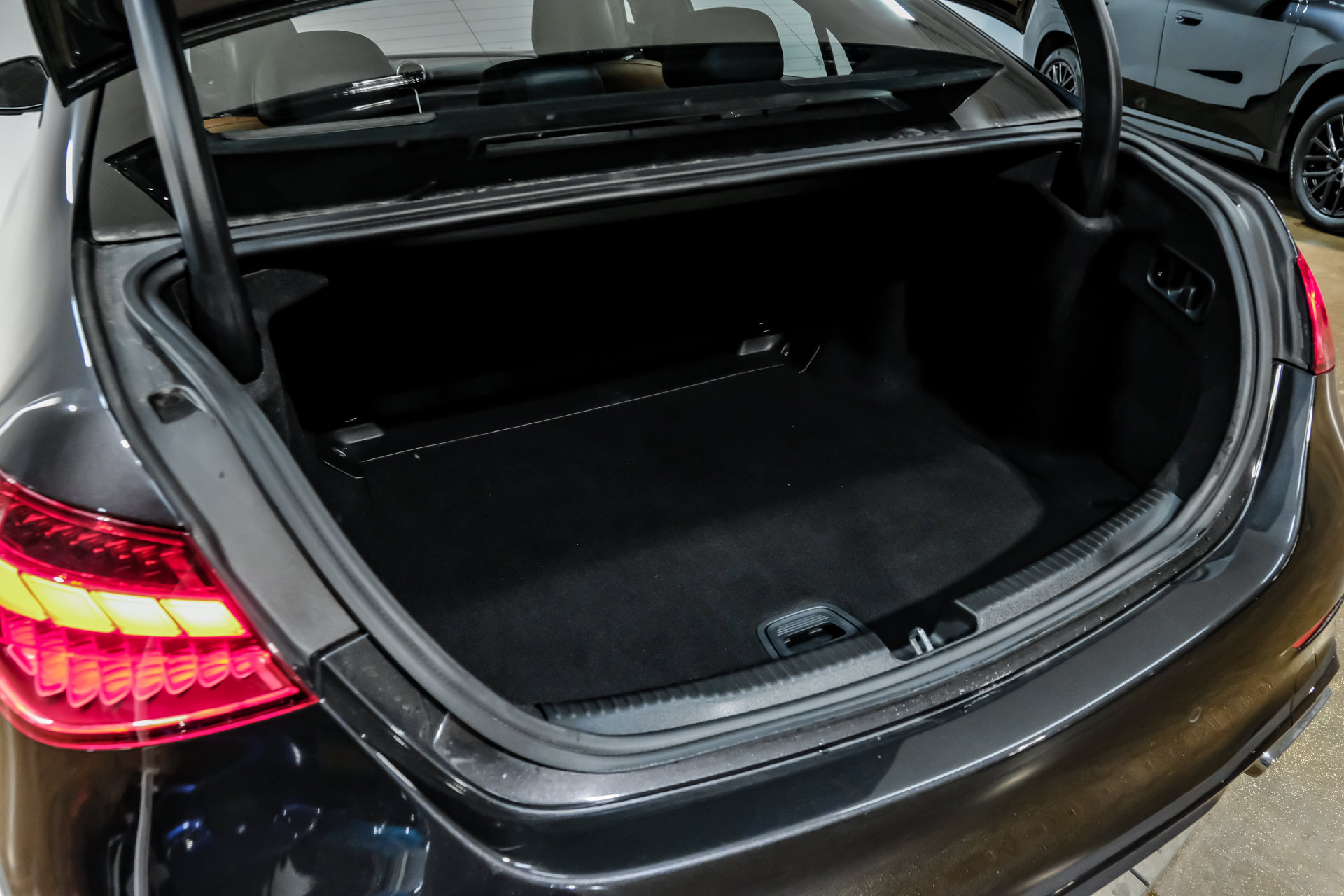 Used 2024 Mercedes-Benz C 300 4MATIC Sedan image 60