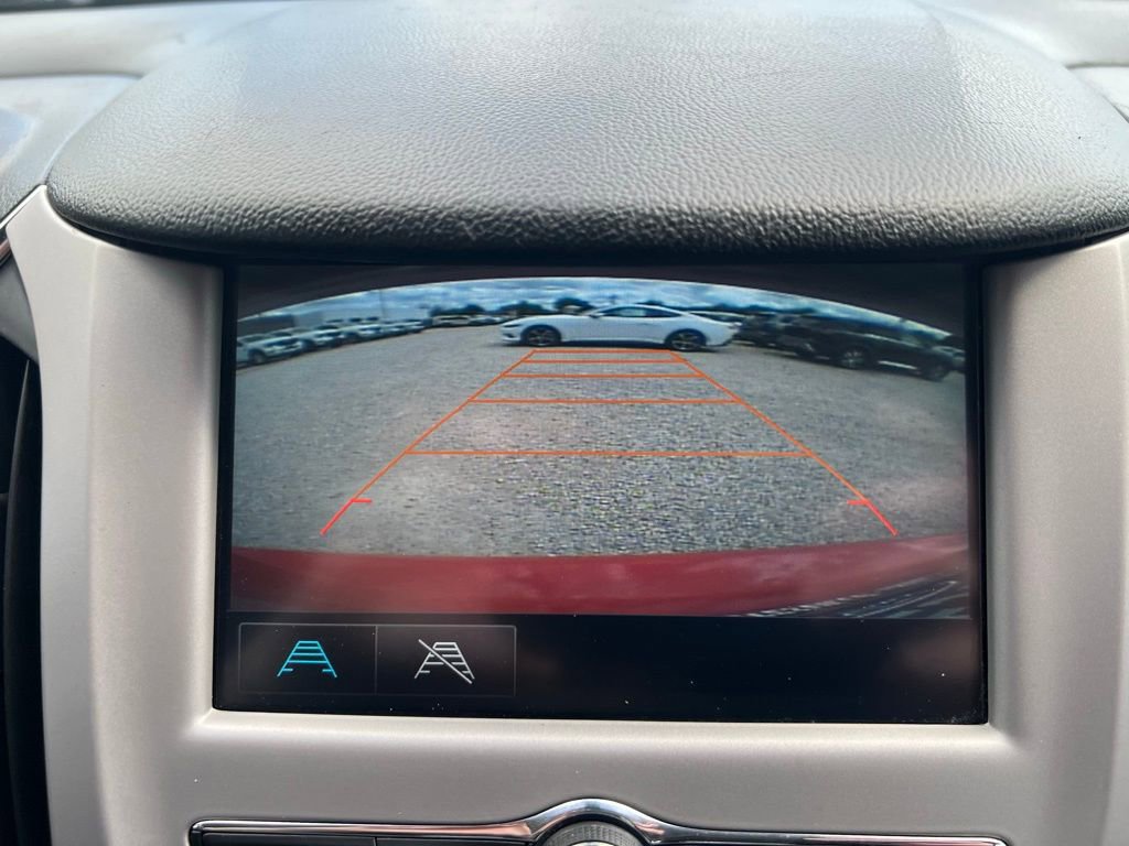 Used 2017 Chevrolet Cruze LS FWD image 28