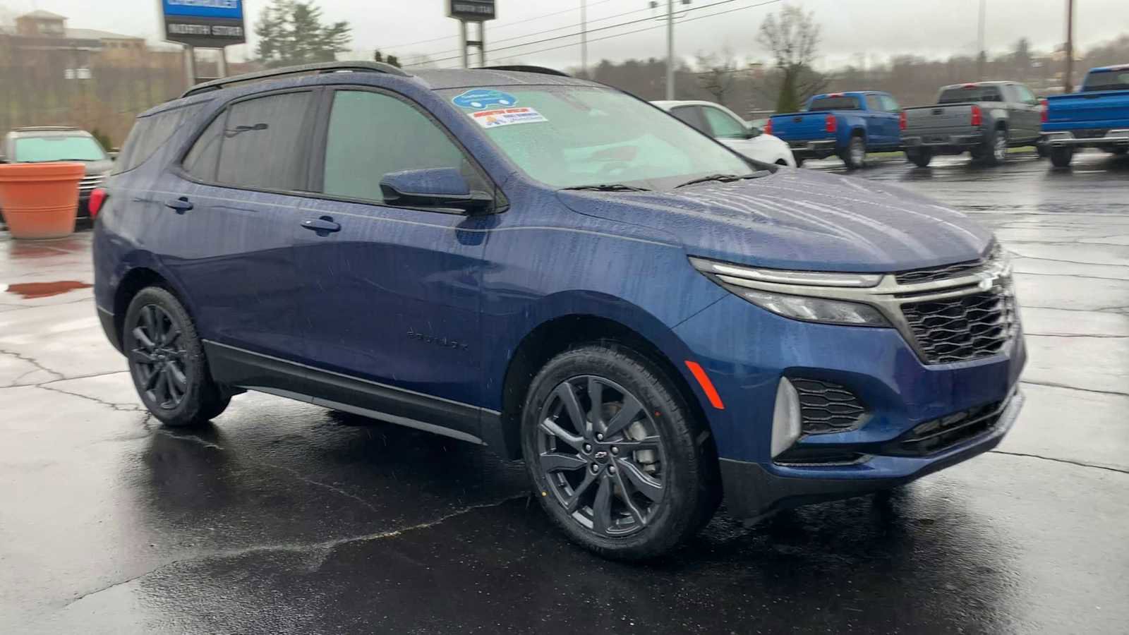 Certified 2023 Chevrolet Equinox RS image 2