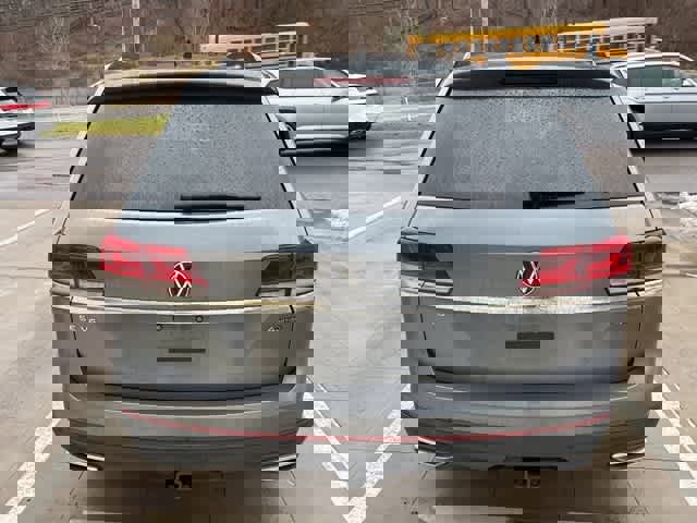 Certified 2023 Volkswagen Atlas SE image 7