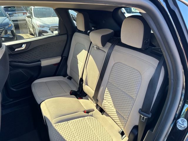 Used 2020 Ford Escape SE image 12