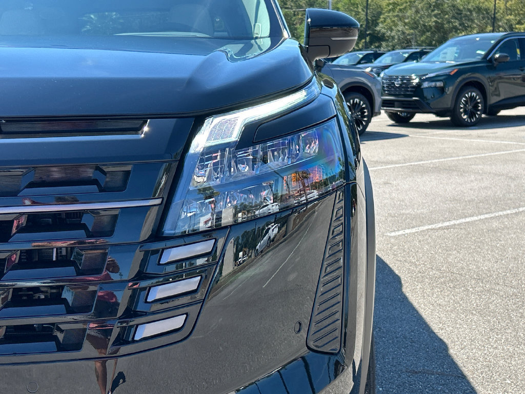 New 2026 Nissan Pathfinder SL w/ SL Premium Package FWD image 13
