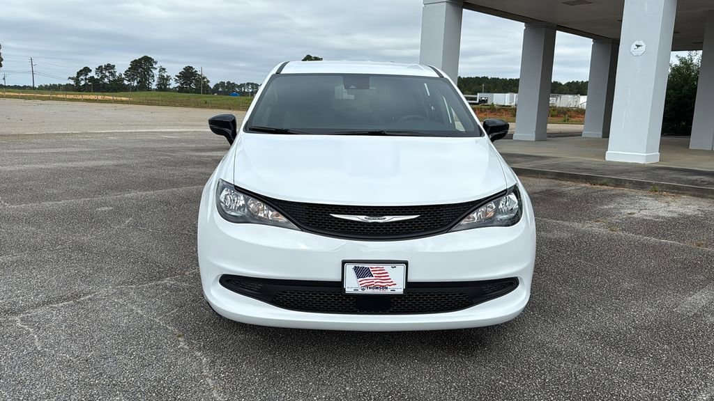 New 2026 Chrysler Voyager LX image 3