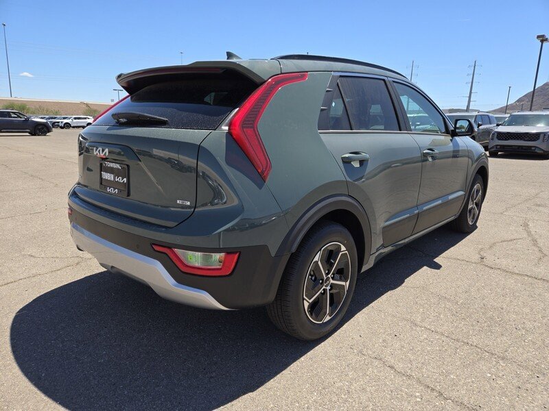 New 2026 Kia Niro EX FWD image 3