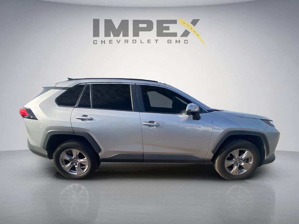 Used 2022 Toyota RAV4 XLE FWD image 6
