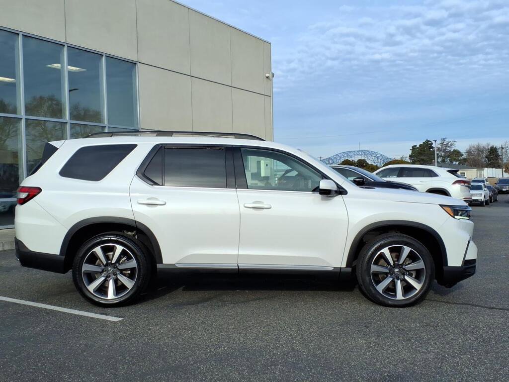 Used 2023 Honda Pilot Elite image 8