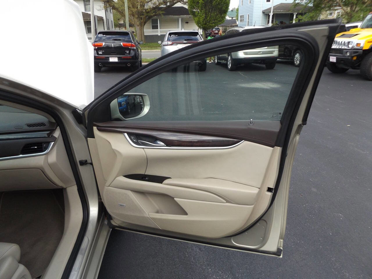 Used 2013 Cadillac XTS Luxury w/ Driver Awareness Package FWD image 28