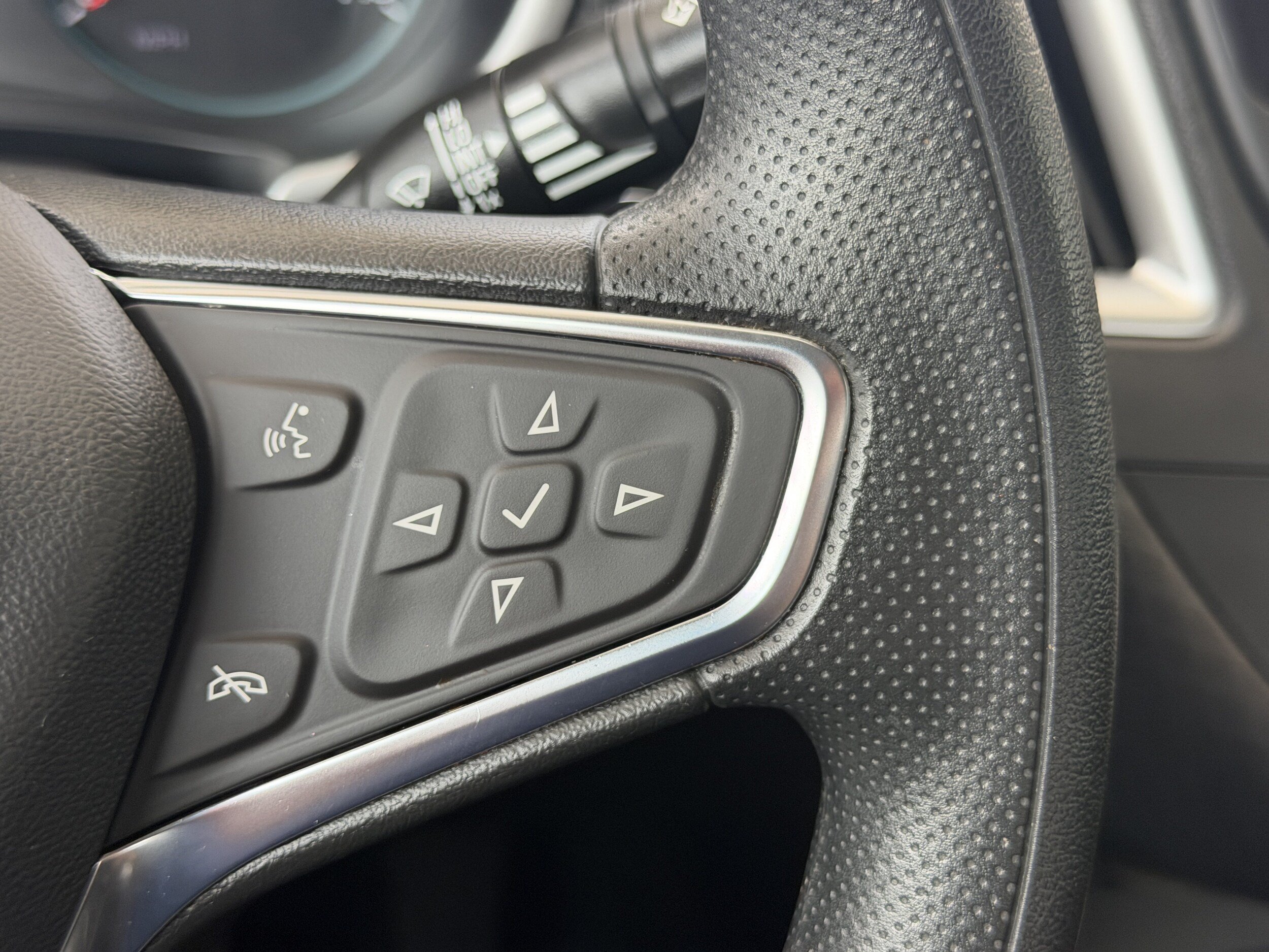 Used 2024 Chevrolet Malibu LT FWD image 30