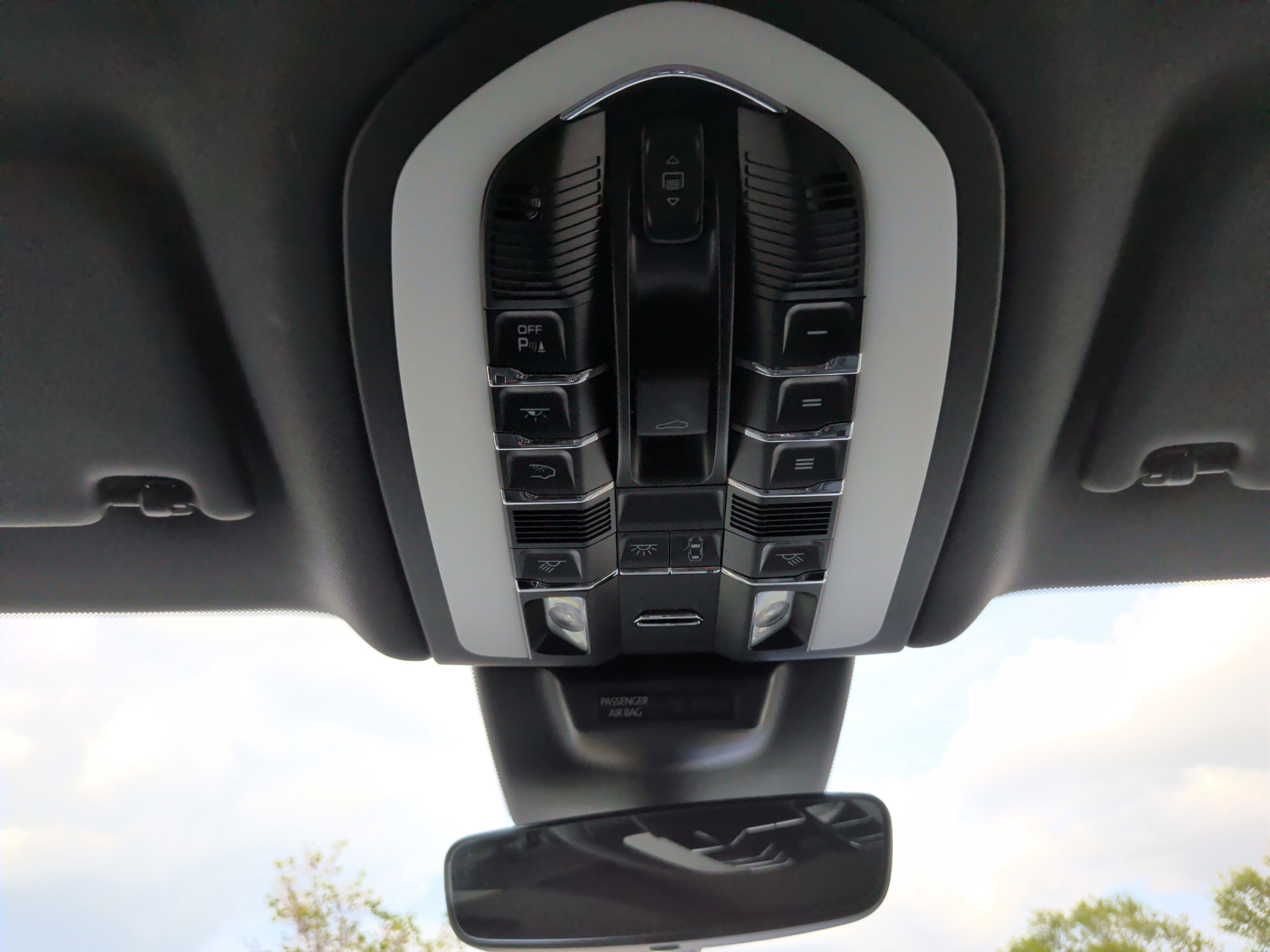 Used 2023 Porsche Macan image 31