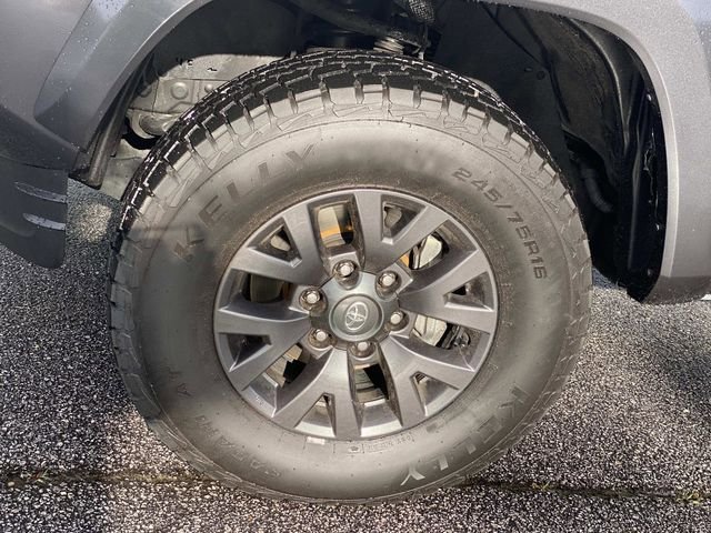 Used 2021 Toyota Tacoma SR5 RWD image 12