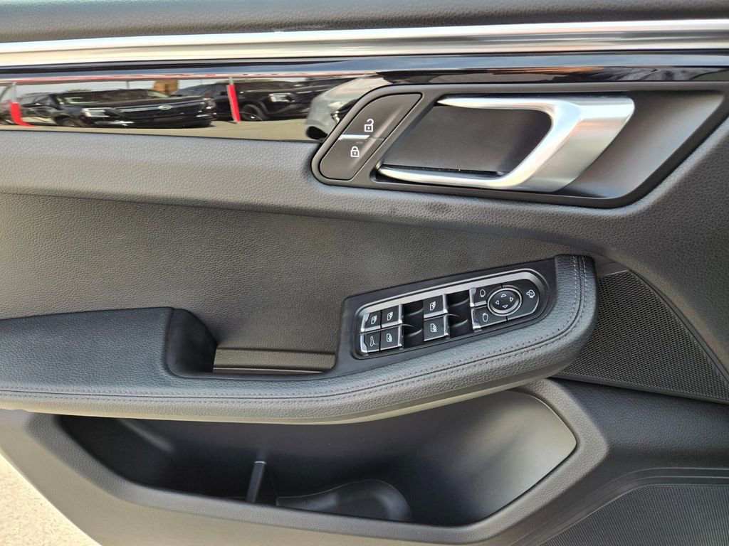 Used 2022 Porsche Macan image 23
