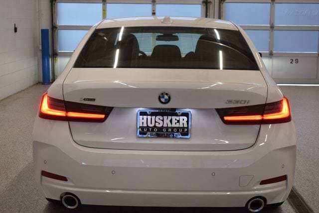 New 2026 BMW 330i xDrive Sedan w/ Convenience Package AWD/4WD image 11