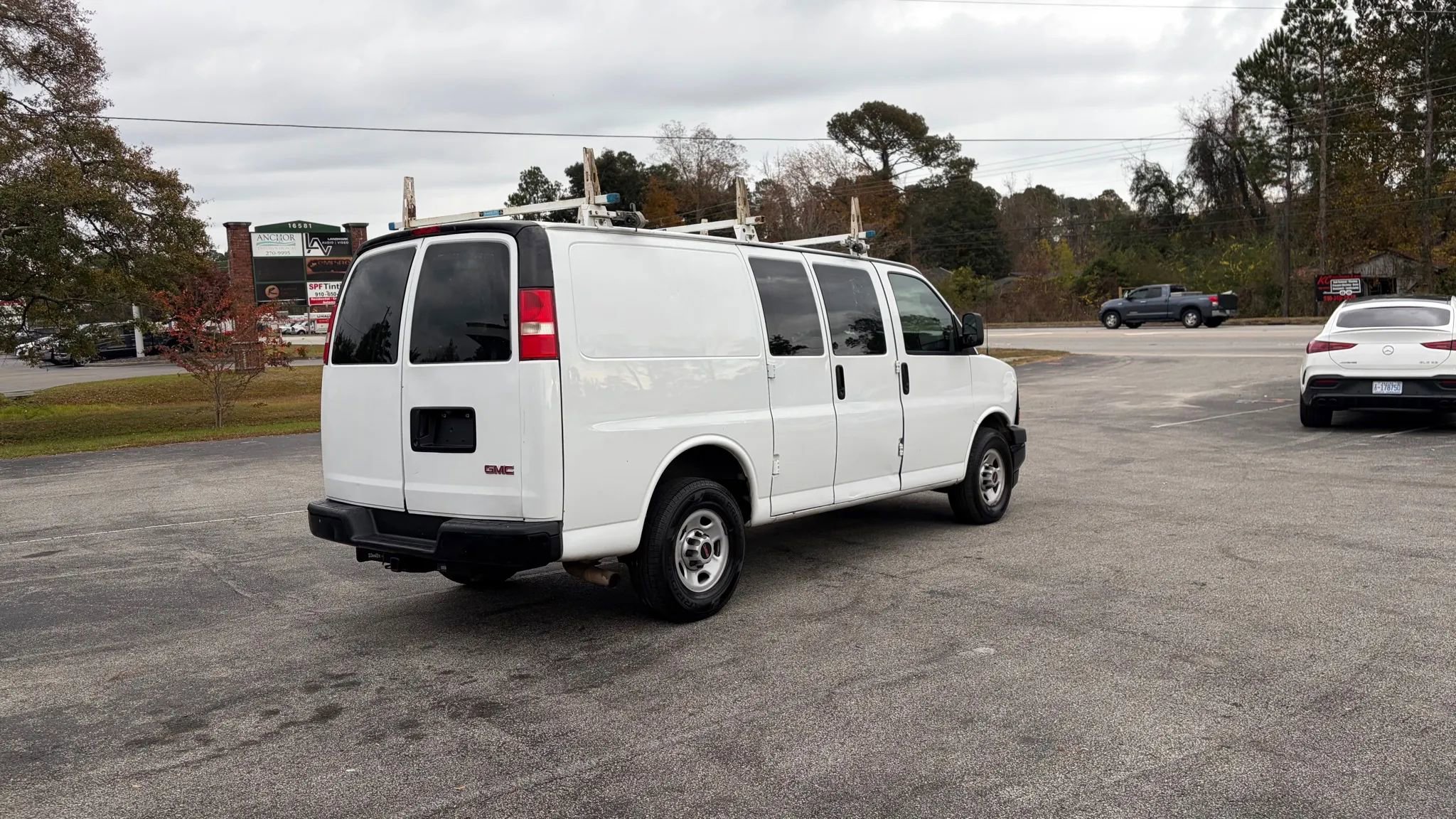 Used 2017 GMC Savana 2500 image 7