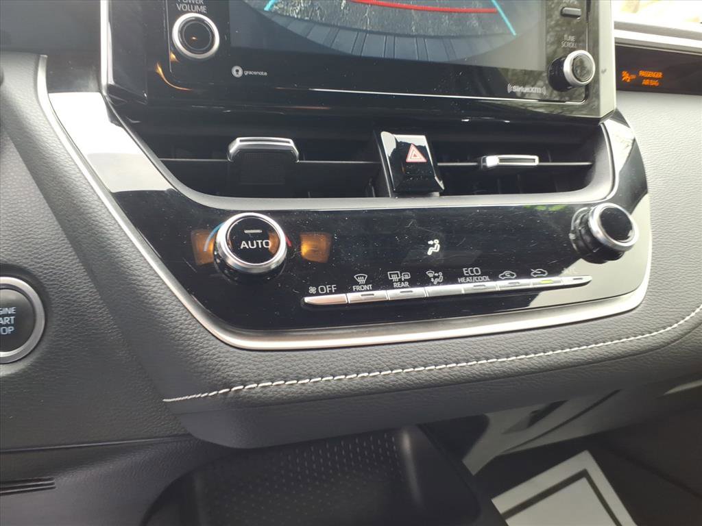 Used 2022 Toyota Corolla SE FWD image 11