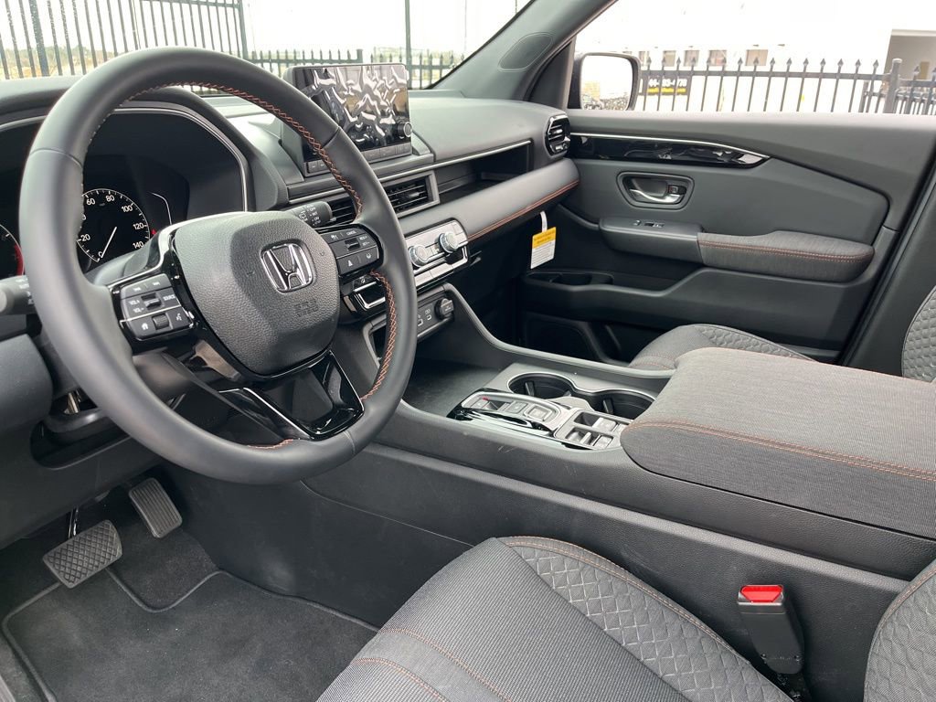 Certified 2025 Honda Pilot Sport image 18
