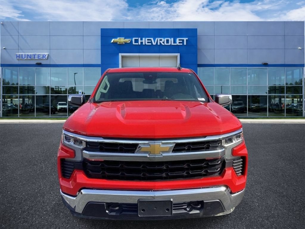 Used 2025 Chevrolet Silverado 1500 LT AWD/4WD image 4