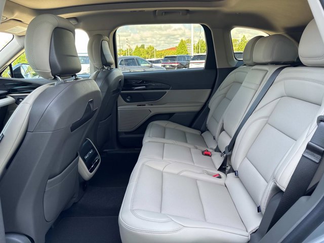 New 2025 Lincoln Nautilus Premier w/ Equipment Group 102A image 16