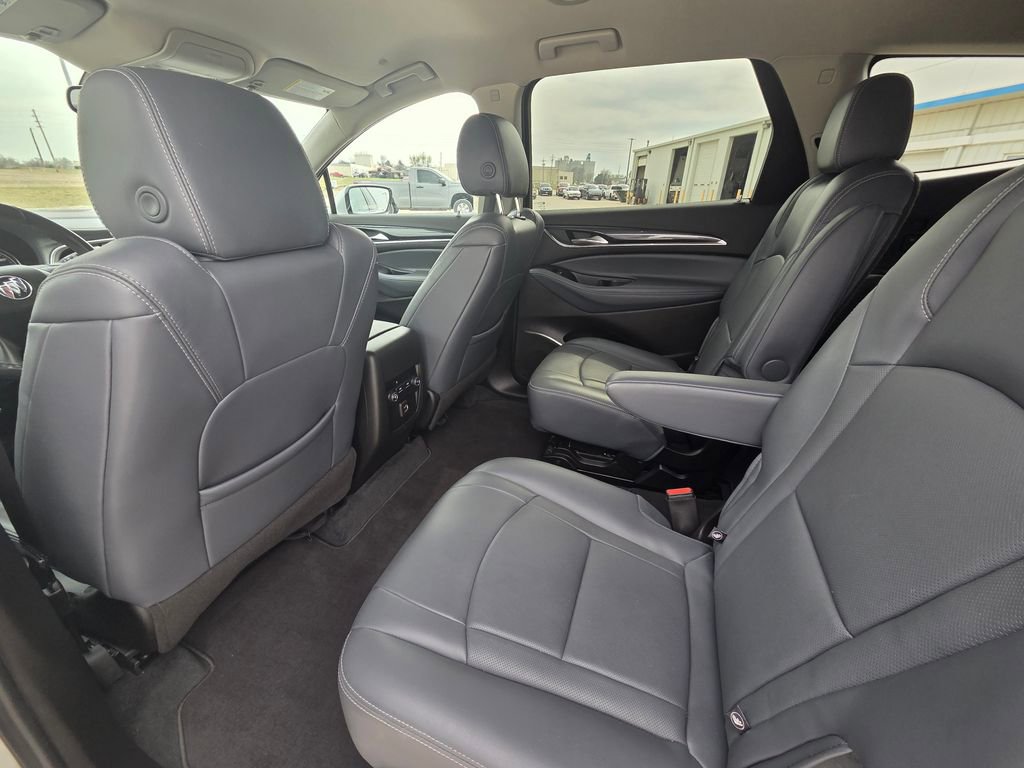 Used 2021 Buick Enclave Essence image 26