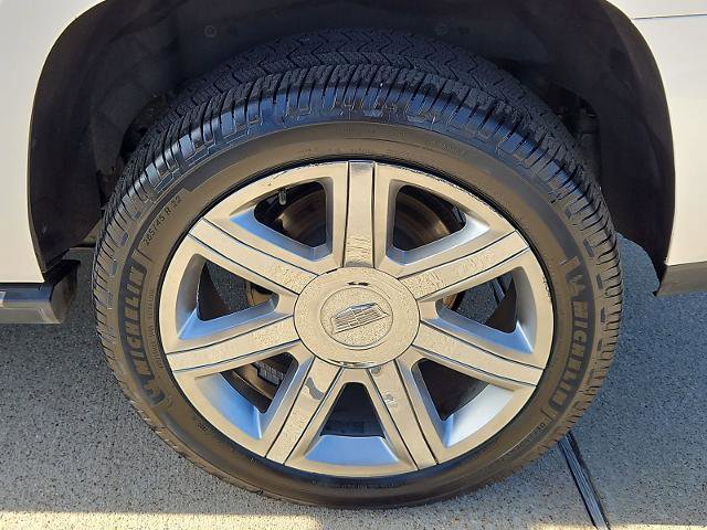 Certified 2019 Cadillac Escalade Premium Luxury image 33