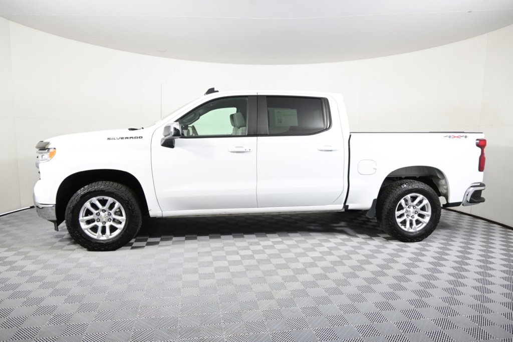 Used 2022 Chevrolet Silverado 1500 LT image 2