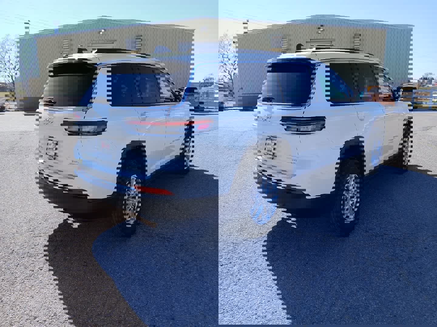 New 2025 Jeep Grand Cherokee L Laredo w/ Luxury Tech Group I image 7