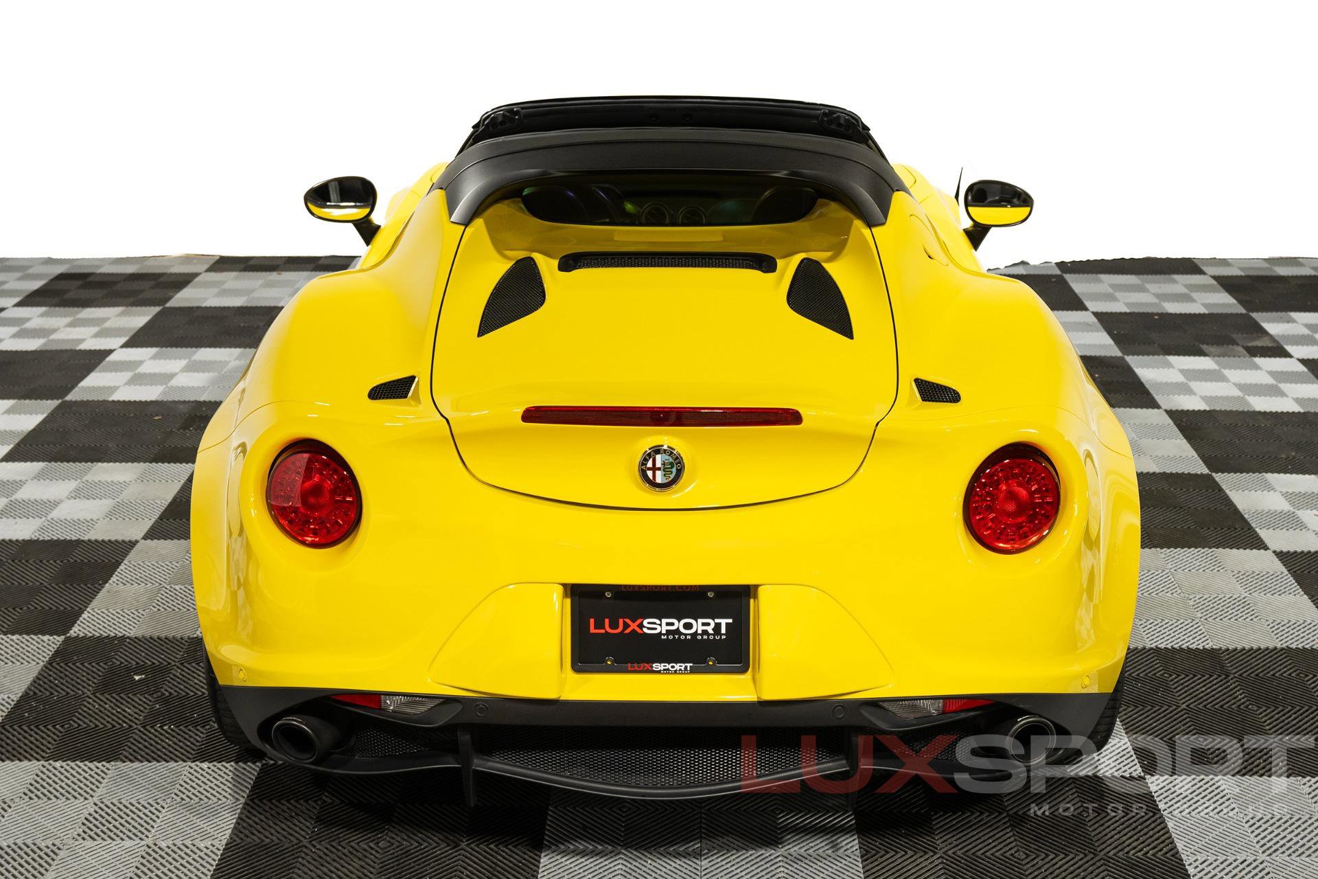 Used 2016 Alfa Romeo 4C Spider RWD image 10