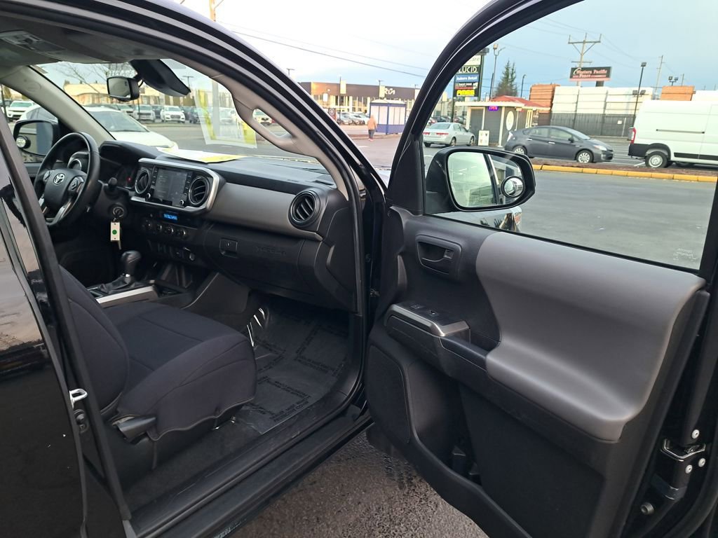 Used 2022 Toyota Tacoma TRD Sport image 15