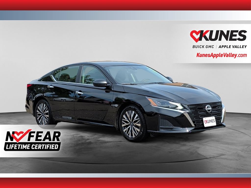 Used 2025 Nissan Altima 2.5 SV FWD image 1