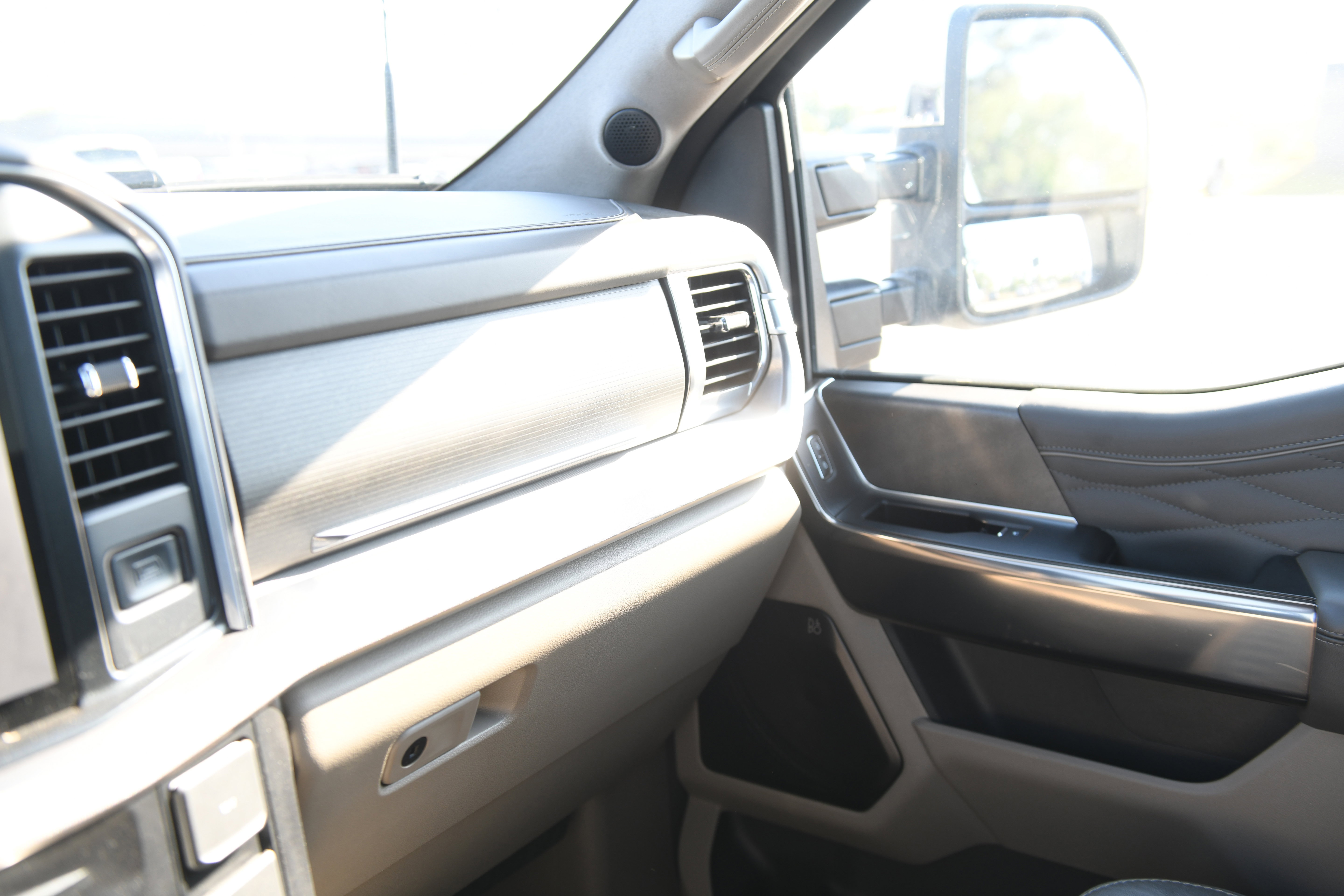 Used 2025 Ford F250 Platinum w/ Platinum Plus Package AWD/4WD image 22