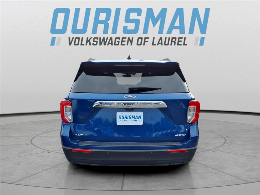 Used 2022 Ford Explorer XLT image 3